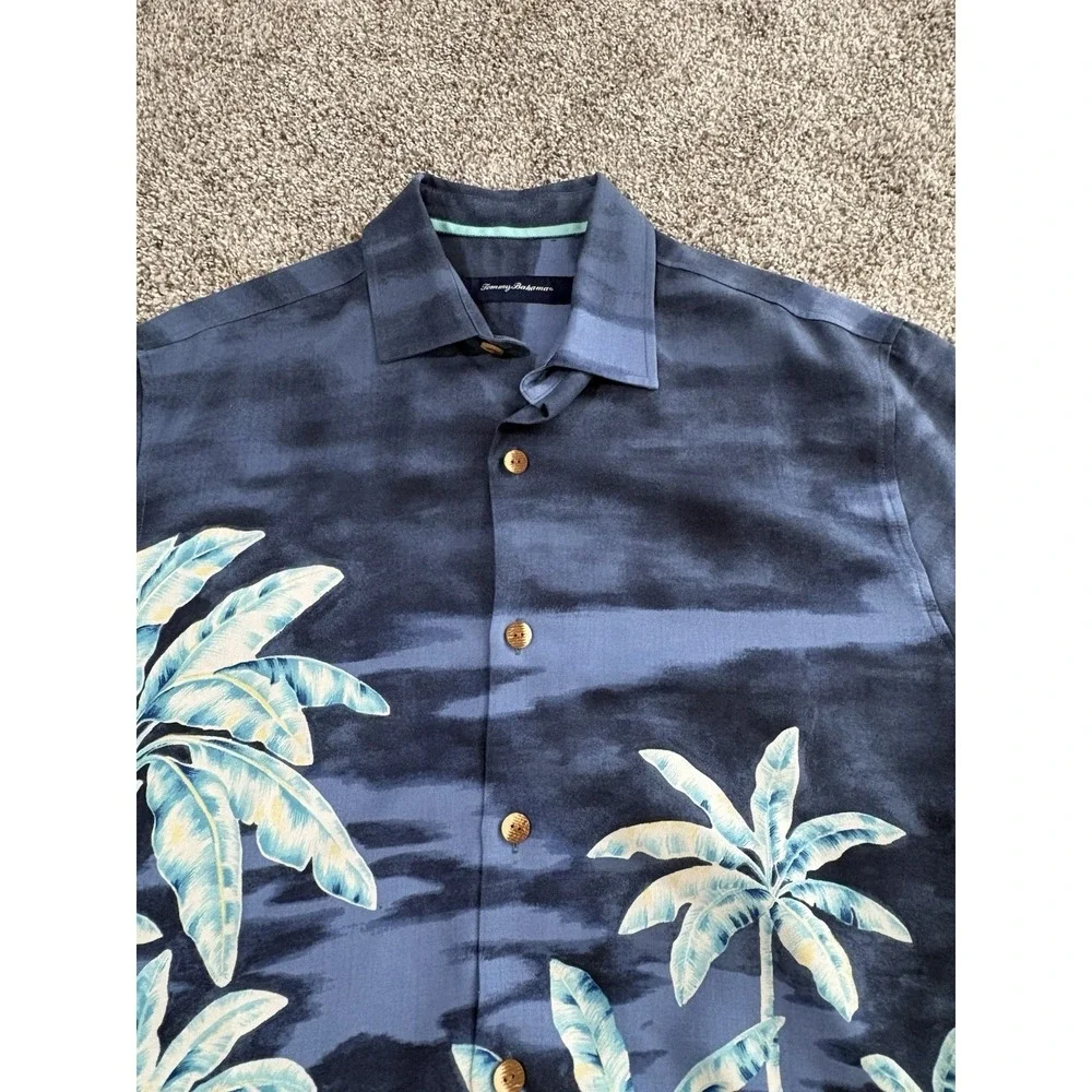 Tommy Bahama Button-Up 100% Silk Blue Palm Trees Hawaiian Camp‎ Shirt Medium